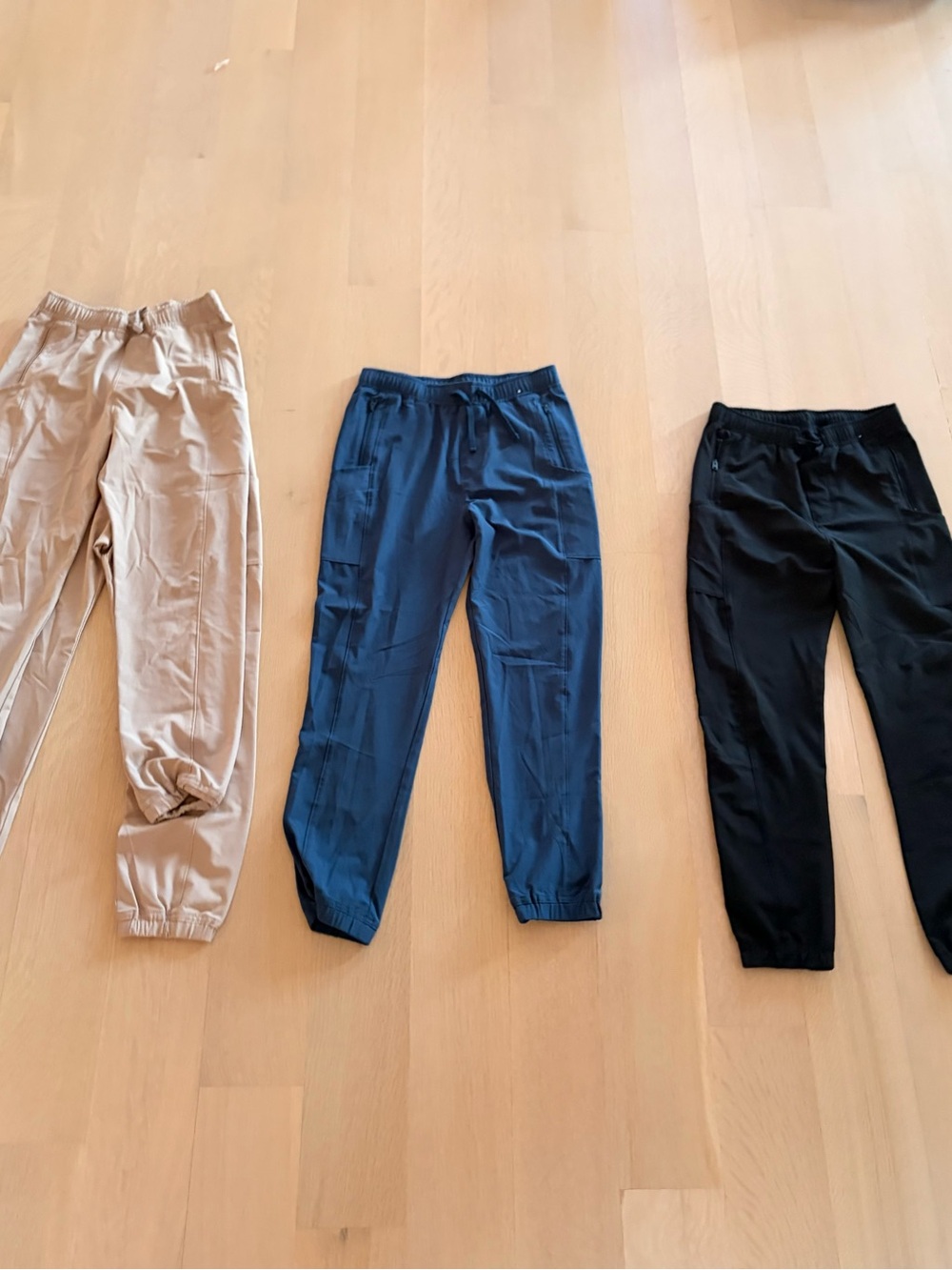 abercrombie kids 2 Beige, Navy & Black Jogger Pants - 4-Pack (Never Worn)